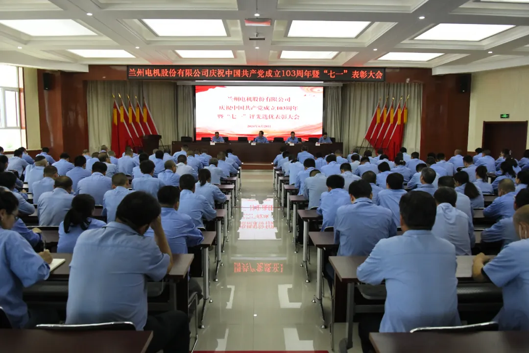 ff80808190338110103019076218c3b2bcf